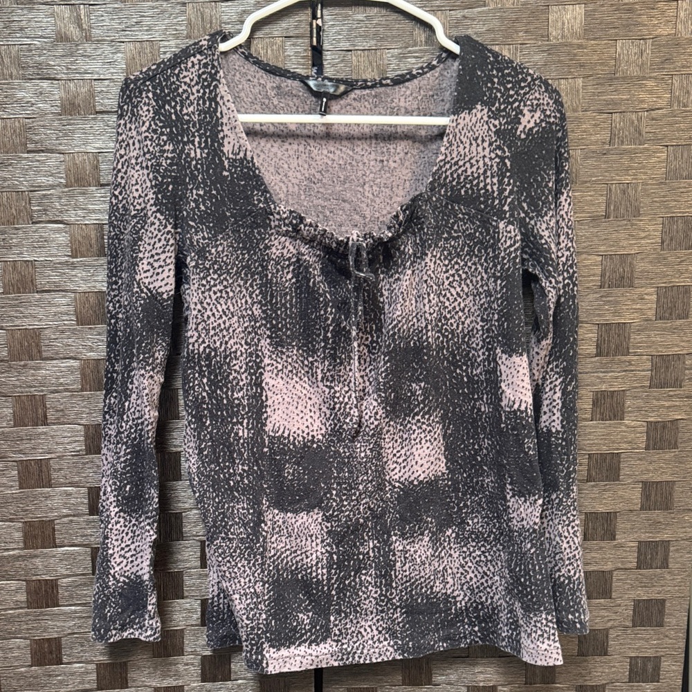 Daisy Fuentes Black and Pink Patterned Blouse